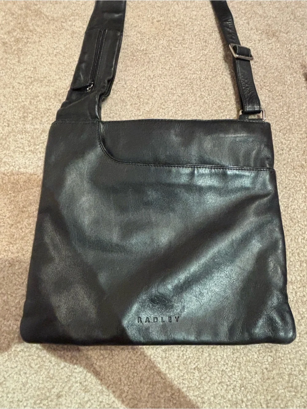 Margot Black Leather Crossbody Purse with Adjustable Strap & Zipper Accents